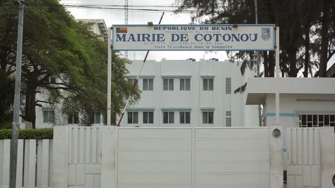 MAIRIE DE COTONOU : Voici la nouvelle équipe dirigeante de Luc Atrokpo
