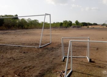 Parakou/Infrastructures sportives : Laurent Lyhadi Gnassounou (LLG) rénove le terrain ”Taekwondo” au grand plaisir des acteurs du football.
