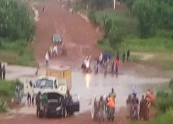 Route Gussou Sud – Fô Bouré – Sinendé : Statu quo, après près de deux ans du lancement des travaux de bitumage.