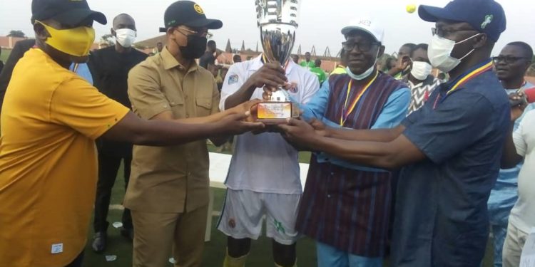 Coupe de l’indépendance dans le Borgou : Bembéréké remporte le trophée de l’édition 2021 devant Parakou ( Djibril Mama Cissé, Inoussa Chabi Zimé, Ibrahim Chabi Mama le trio de la finale)