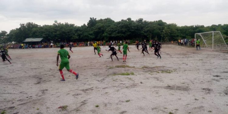 Terrain de football Taekwondo/ Super foot : Royal fc de Tourou victorieux en match d’ouverture face à Élite fc de Tihan ( l’homme sport Ibrahim Chabi Mama parrain du tournoi)