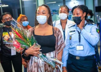 Le Brunch en pagne : La diva Josey déjà à Cotonou pour son concert à 16h.