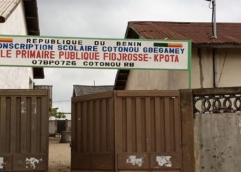 Epp Fidjrossè Kpota : Le CQ Médard Todan et la Croix-Rouge se donnent la main pour assainir l’école ce samedi.