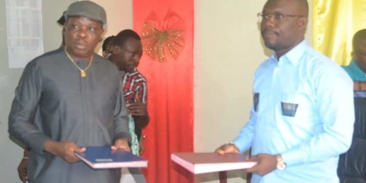 Athlétisme – Fédération Béninois d’Athlétisme : Les athlètes ont encore reçu des bourses des mains de Armand Gansé DG Sogema