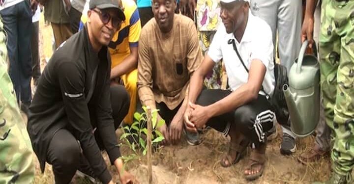 Journée nationale de l’arbre : le préfet Djibril Mama Cissé en tête d’un vaste reboisement à Parakou