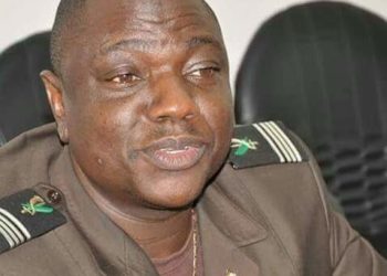 SACCA BOCO Charles Inoussa montre le chemin aux jeunes béninois. 