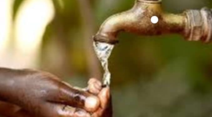 Goût et odeur inhabituels de l’eau potable à Parakou : Consommateurs inquiets, autorités rassurantes