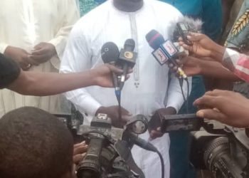 Bitumage de l’axe Guessou sud – Fô-Bouré – Sinendé : Ibrahim FARA et Akibou YAYA prient pour le Chef de l’État