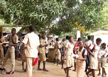 ÉDUCATION : POUR CAUSE DE COMPORTEMENTS DEVIANTS EN MILIEU SCOLAIRE: 16 Élèves suspendus au Ceg Titirou de Parakou.