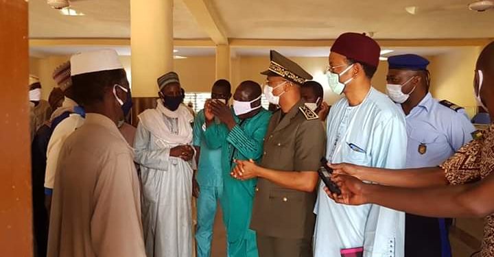 Société / Suite aux affrontements meurtriers de Lou : Le Préfet Djibril Cissé apporte un message de paix à Kalalé.