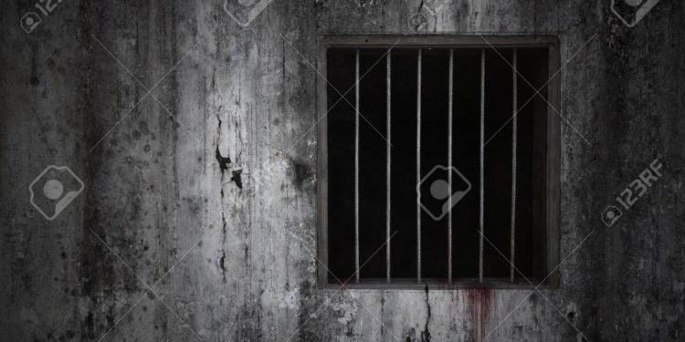 Bénin : Révolte des détenus de la prison civile de Missérété ce jour. ( Faleti parmi les manifestants, sa cellule cassée)