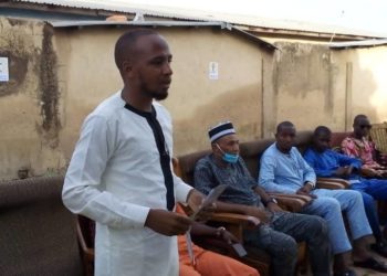 ÉLECTIONS MUNICIPALES À PARAKOU : Bernadin Gnansounou et Issaka Soumanou Adam ont reçu les bénédictions de l’imam du Dépôt et la communauté peulh.