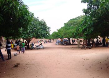 PARAKOU/IRRÉGULARITÉS DU SCRUTIN MUNICIPAL : Le vote démarre avec 5 heures de retard à Titirou. Pas de cache-nez pour les électeurs. Découvrez les raisons avancées