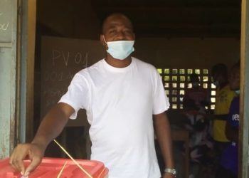 17 MAI 2020: Sidi Mohamed Hadi accomplit son vote et appelle au maintien de la paix.