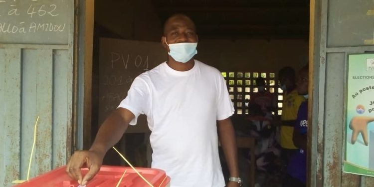 17 MAI 2020: Sidi Mohamed Hadi accomplit son vote et appelle au maintien de la paix.