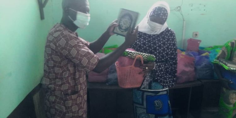 Ramadan des enfants Édition 2020 : Les enfants reçoivent leurs lots des émissaires de la Marraine Mariama BABA MOUSSA  (La radio Arzèkè FM réussi son pari pour la 7è fois consécutive)
