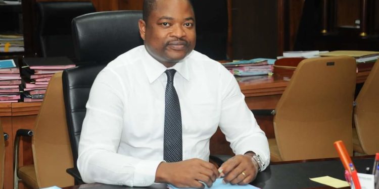 Rétro/Ministère de l’Economie et des Finances : Ce qu’il faut savoir de l’atypique Passage de Komi Koutché à la tête de ce département ministériel.