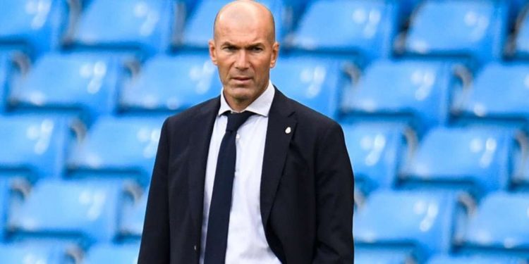 FOOT / REAL MADRID : Zinedine Zidane sur une chaise éjectable