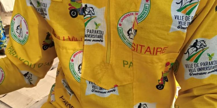Société/ Mairie de Parakou : Distribution des tenues aux conducteurs de taxi moto, la mairie, progressivement tient le pari de son engagement.