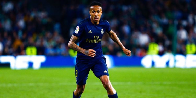 Sport / RÉAL MADRID : Testé positif au coronavirus, Eder Militao sera absent au match face à l’Inter Milan.