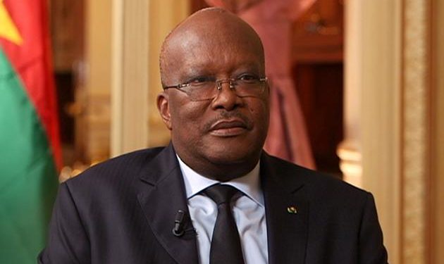 Politique / Présidentielle au Burkina Faso : Roch Kaboré réélu dès le premier tour avec 57,87 % des voix.