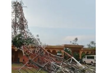 Allada / Média : Le pylône de la Radio immaculée conception effondré.