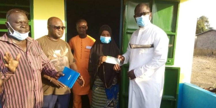 Société / Bénin : En reconnaissance à la bravoure de l’héroïne de woria, Moïse Kerekou installe Sakina Harouna à son propre compte à Tchatchou .