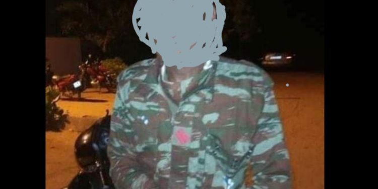 Tchaourou : Un braqueur déguisé en militaire arrêté.