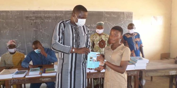 Banikoara : La mairie au secours des apprenants de la série C au CEG1.