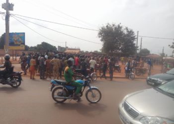 Société : Des populations révoltées contre la douane à Kétou