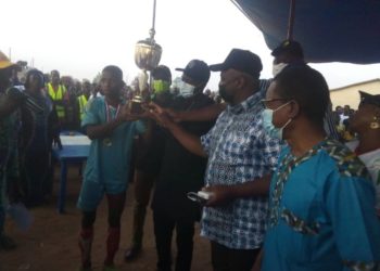 TOURNOI DE L’ESPOIR DES ÉTABLISSEMENTS SCOLAIRES DE PARAKOU : CEG Albarika sacrée équipe championne ( Pari gagné pour Laurent Lyhadi Gnassounou LLG du CAPT )