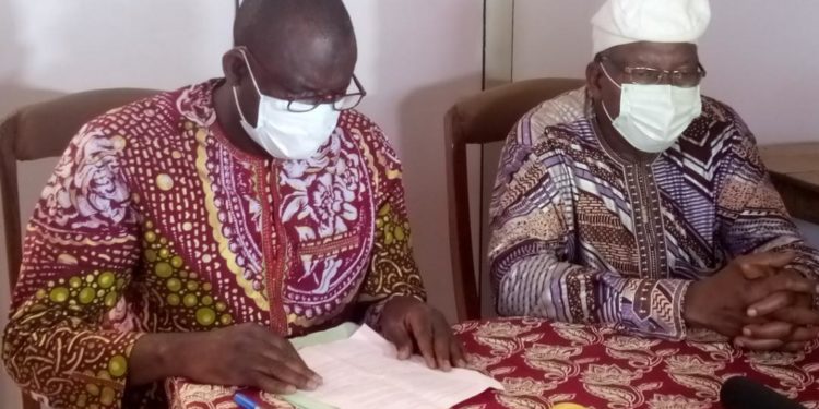 Présidentielle 2021 : Ibrahim CHABI MAMA , Boni DOUAROU félicitent Talon et recadrent certains membres qui réclament la paternité du k.O dans le 3ème arrondissement de Parakou.