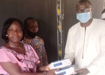 CEP 2021 : En soutien aux candidats de l’epp Madina, la jeunesse fcbe de Parakou fait le geste utile