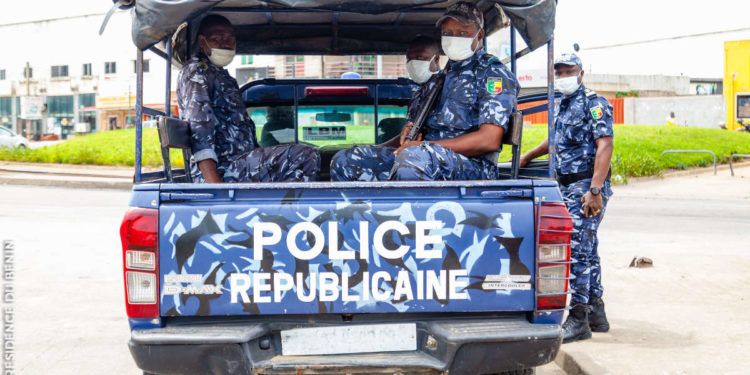 Bénin : Un bachelier déguisé en maire de Bohicon arrêté.