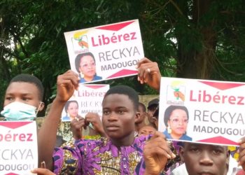 Troisième audition de Reckya Madougou : Ses partisans réclament sa libération.