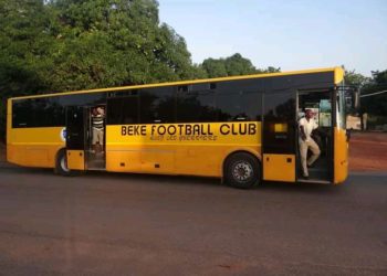 Football /Ligue-Pro : un nouveau bus flambant neuf pour le club de BEKE FC
