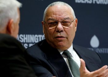 Colin Powell : Le premier afro-américain secrétaire d’État meurt du covid.