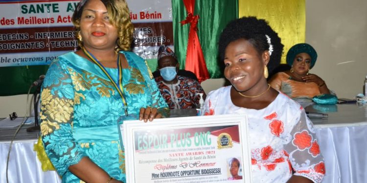 Distinction : le Rsap et l’ONG Espoir Plus récompensent les meilleurs acteurs du domaine de la santé au Bénin.