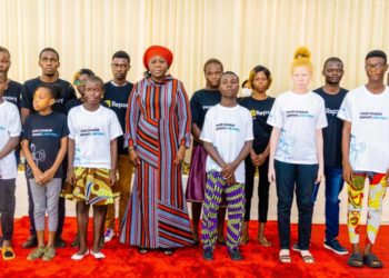 Unicef Bénin /Relai de plaidoyer: Remise des 12 lettres de plaidoyers à Mariam Chabi Talata