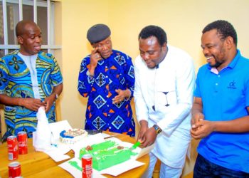 L’équipe de Le Parakois célèbre ses deux ans d’existence.