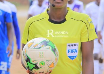 CAN 2022 : La seule femme arbitre est une rwandaise.