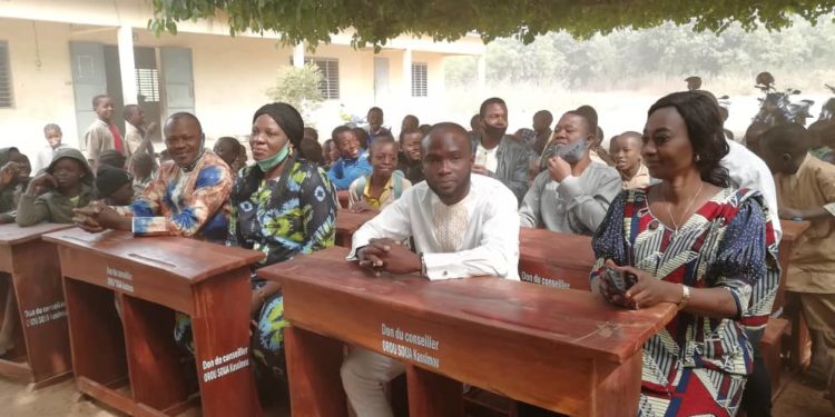 Parakou-Éducation : Le conseiller municipal Kassimou Orou Soua vole au secours des apprenants de l’epp Séro Kpéra .