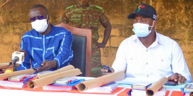 Parakou-Education : Kadiri Bata Gandé prime les meilleurs écoliers de l’EPP Centre et fait don de mobiliers scolaires.