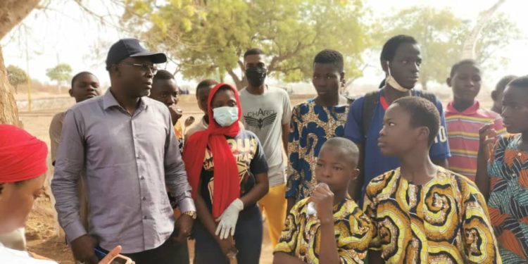 Campagne de salubrité : Houzefath Issifou et l’AEEP font preuve de civisme ( Action saluée par le maire Inoussa Zime Chabi )