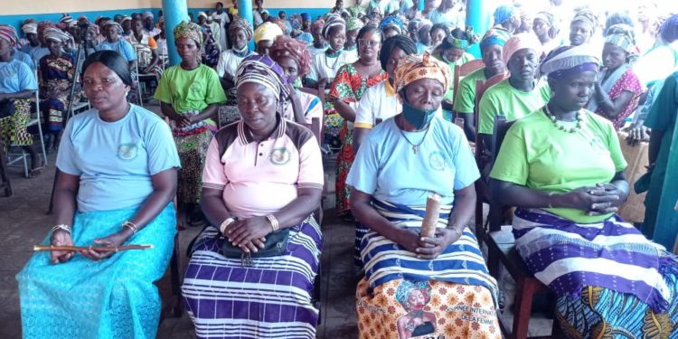 Société/Atacora: Célébration de la 37 édition de la JIF à Kouandata, l’ONG Manitese communie avec les groupements de femmes productrices et transformatrices de manioc de Natitingou à Tigninti