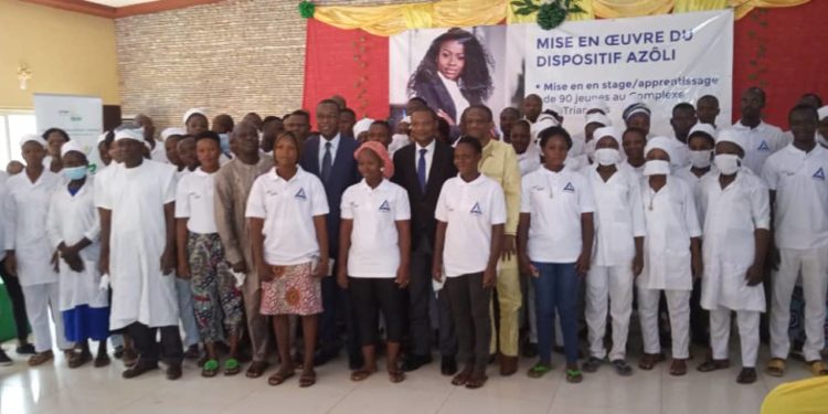 Mise en œuvre du dispositif Azôli: L’ANPE envoie une centaine de jeunes en stage rémunéré à Komiguea. (Une trentaine de personnes dotées de moyens roulants)