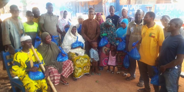 Société : En soutien à la communauté musulmane, le Mouvement Fus offre des vivres à plusieurs ménages à Parakou.
