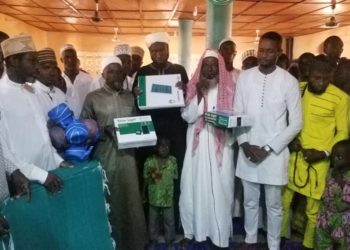 Religion : El-hadj Walyou Boni Yara du Br fait un important don aux fidèles musulmans de Pèrèrè.