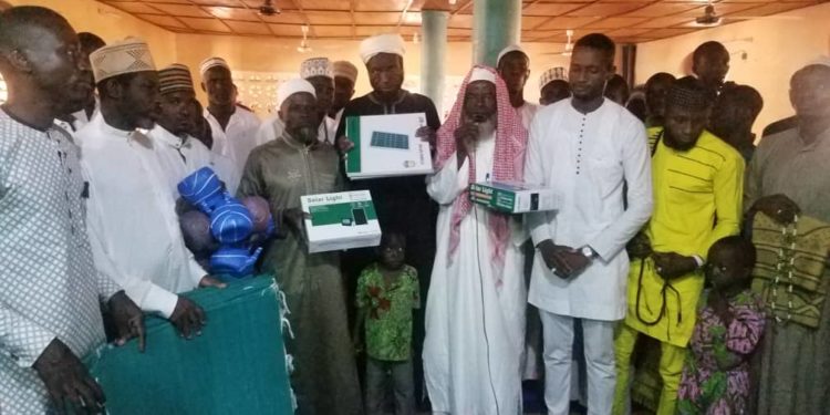 Religion : El-hadj Walyou Boni Yara du Br fait un important don aux fidèles musulmans de Pèrèrè.