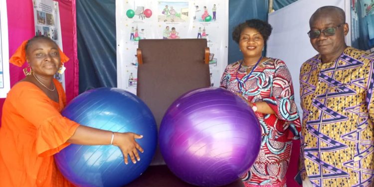 Journée internationale des sages-femmes : Annick Nonohou honore la sage-femme Béninoise dans la sous région à travers le Rsap